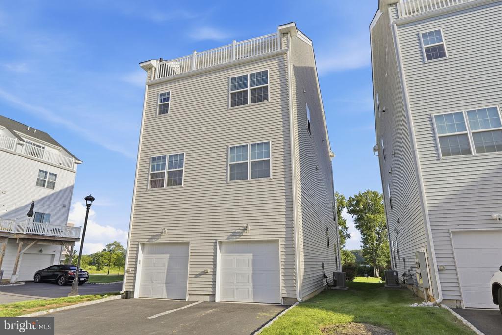 132 DOCK STREET