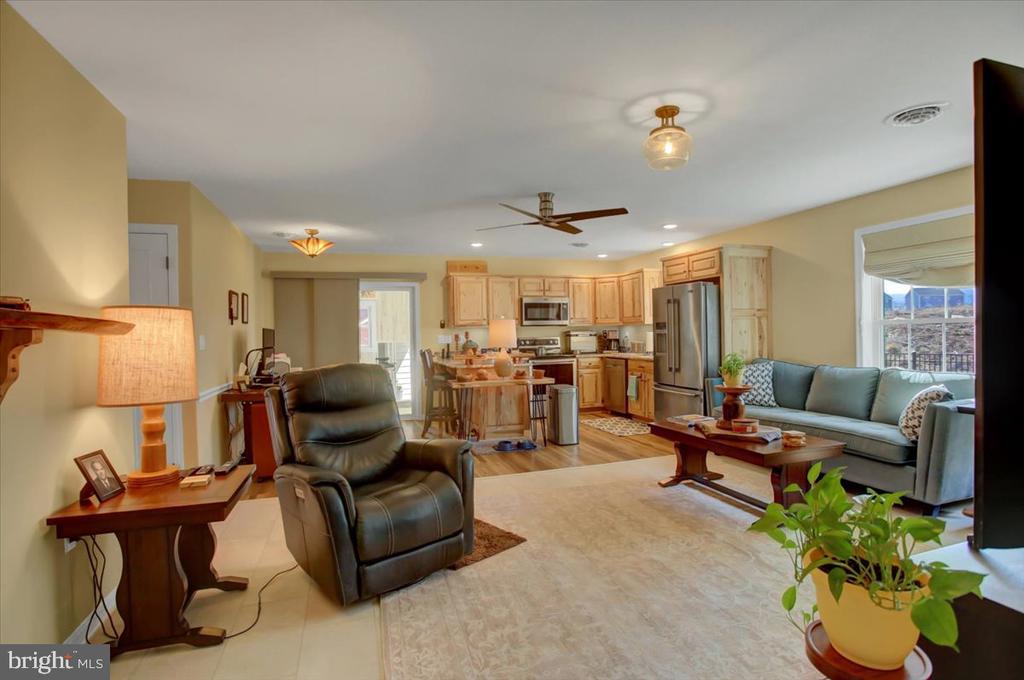 1007 SOUTHWOOD DRIVE