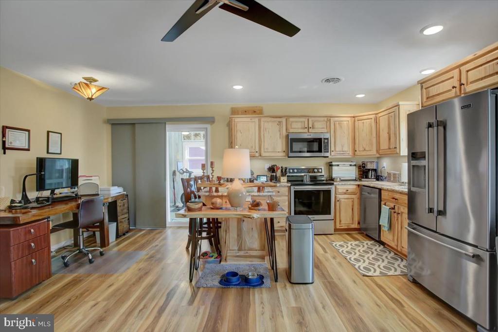 1007 SOUTHWOOD DRIVE