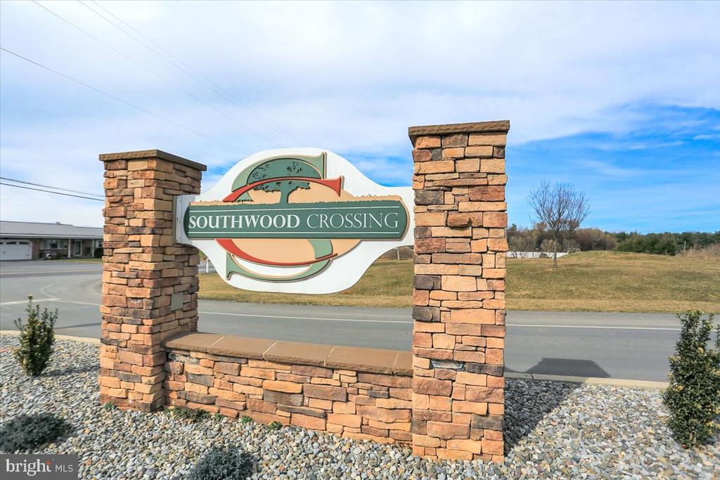 1007 SOUTHWOOD DRIVE