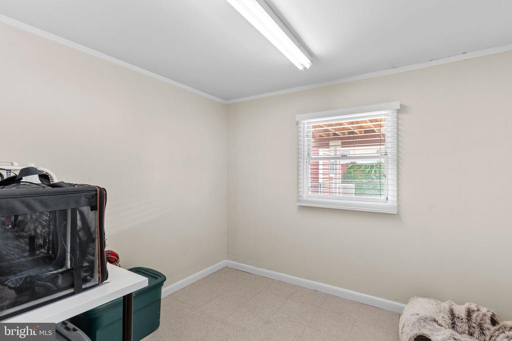 233 LYNN ROAD