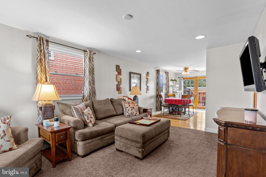 233 LYNN ROAD