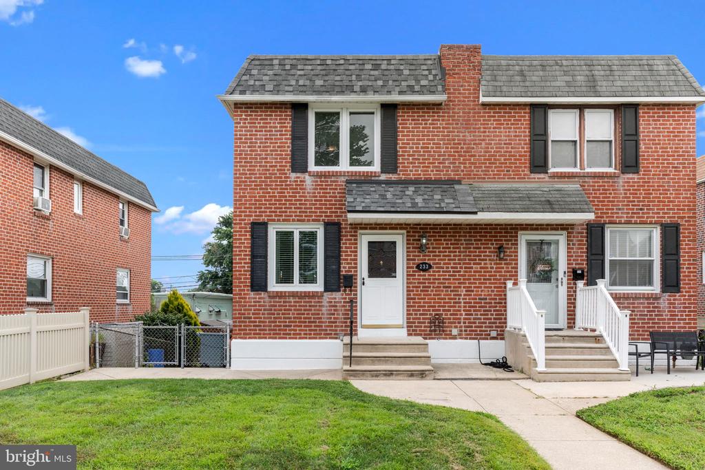 233 LYNN ROAD