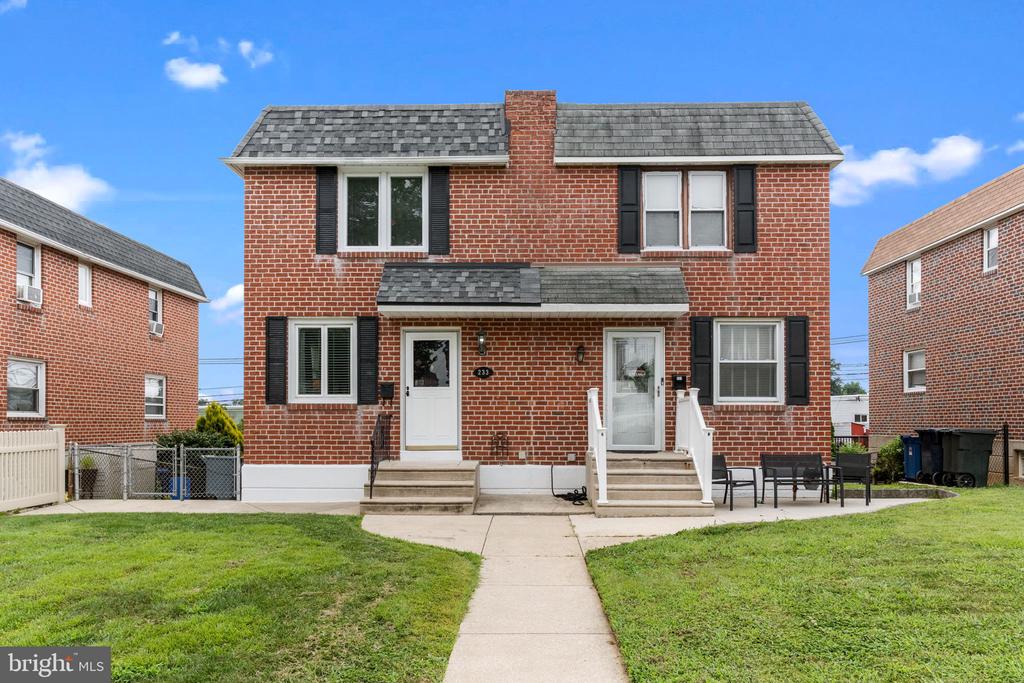 233 LYNN ROAD