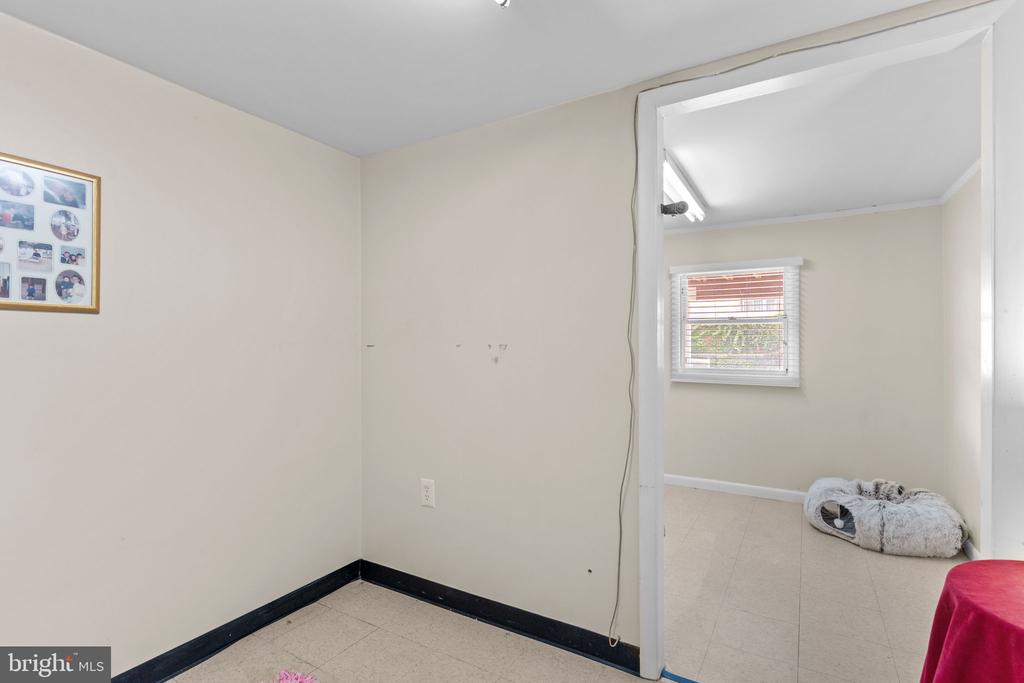 233 LYNN ROAD