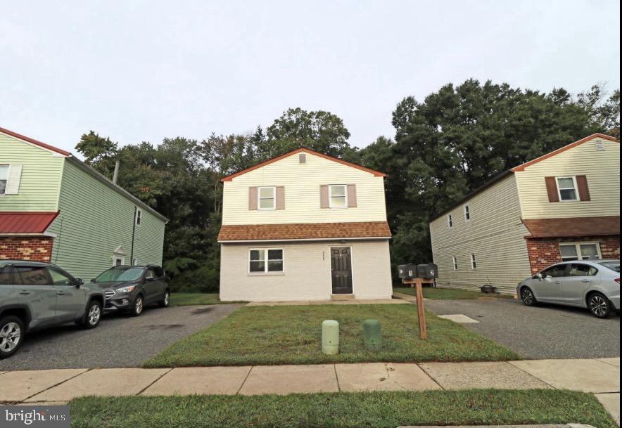511 CORINTHIAN AVENUE UNIT B