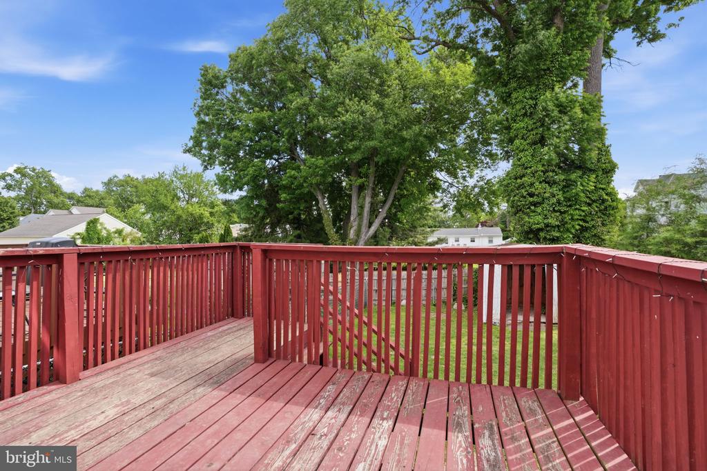 109 W RIDLEY AVENUE