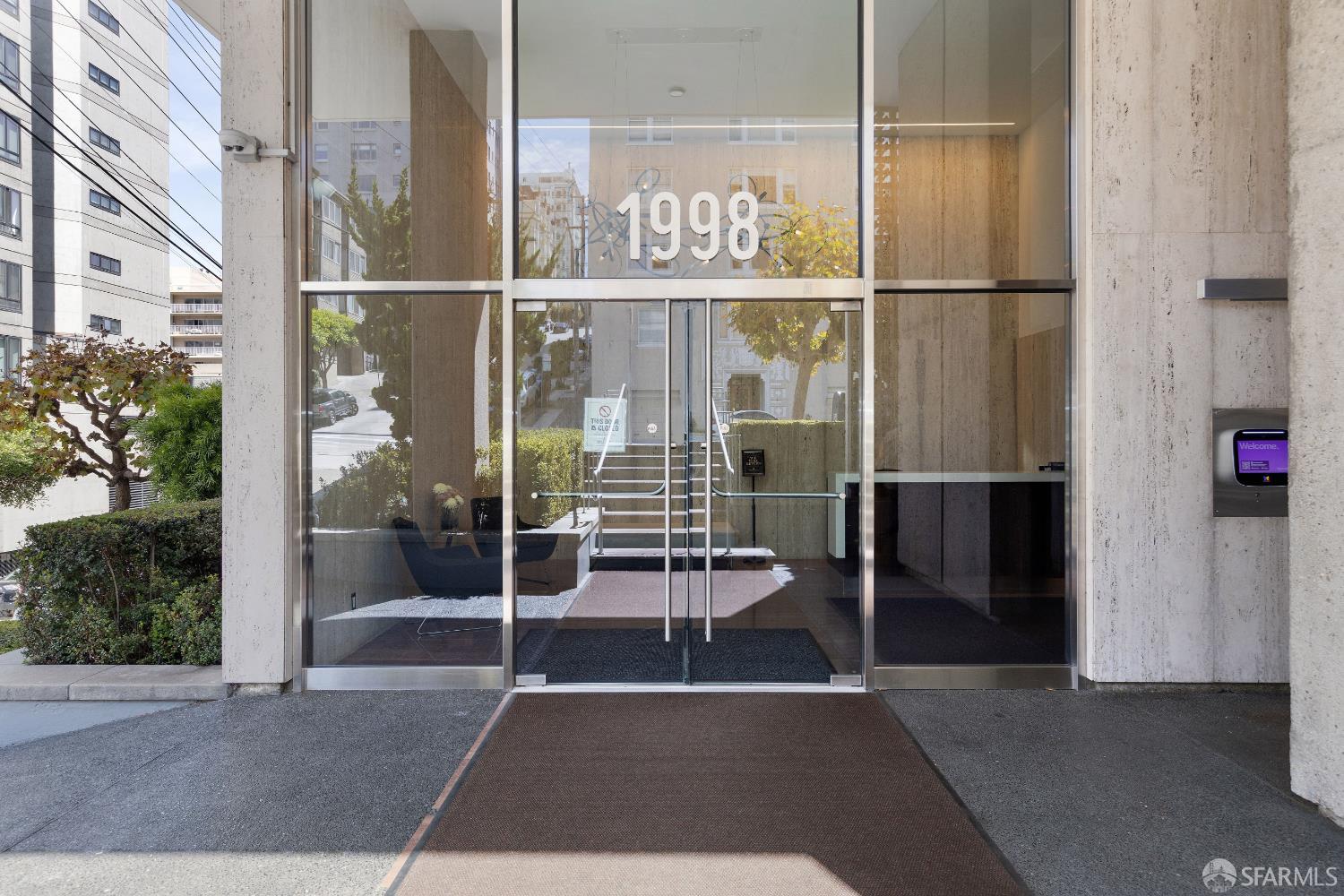 Indoor Outdoor Living at 1998 Broadway