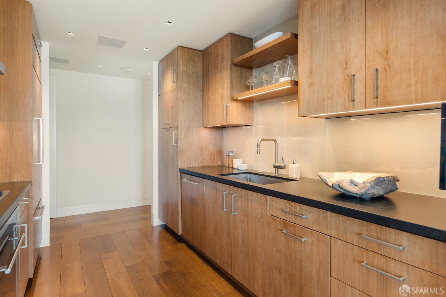 188 Minna Street # 34A