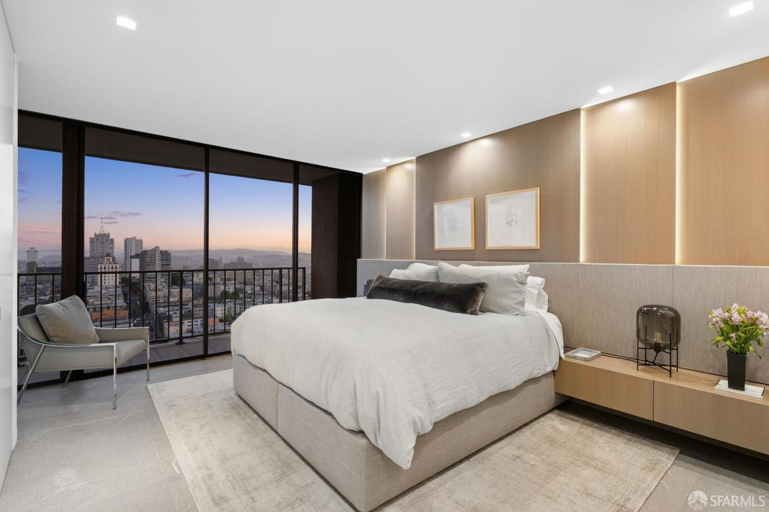 999 Green Street # 2404