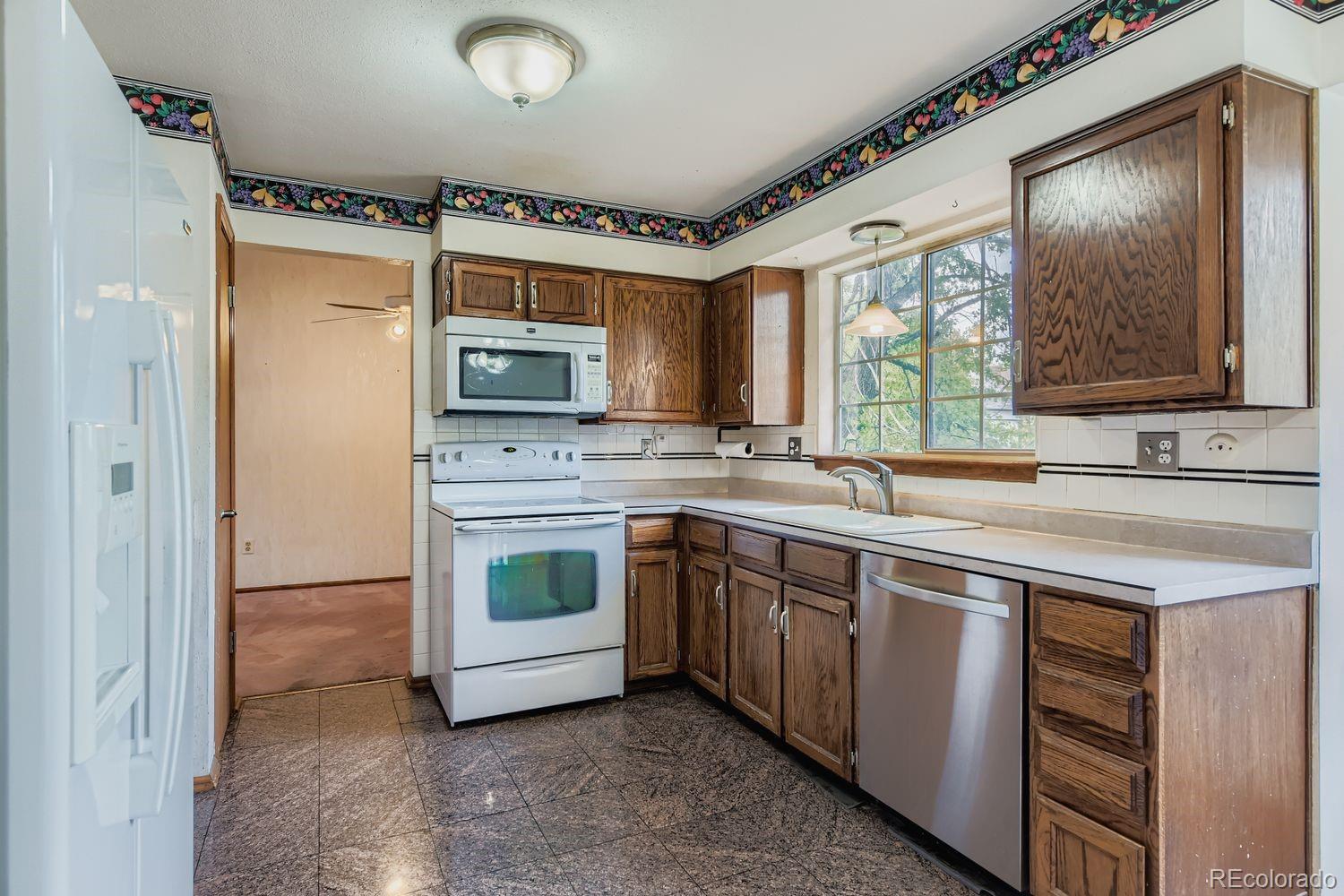 7628 S Pennsylvania Drive