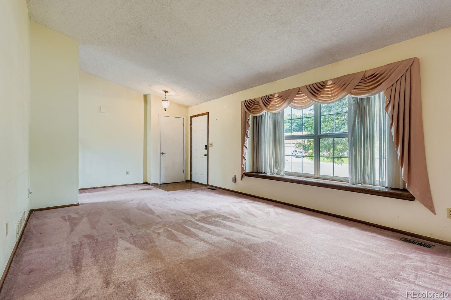 7628 S Pennsylvania Drive