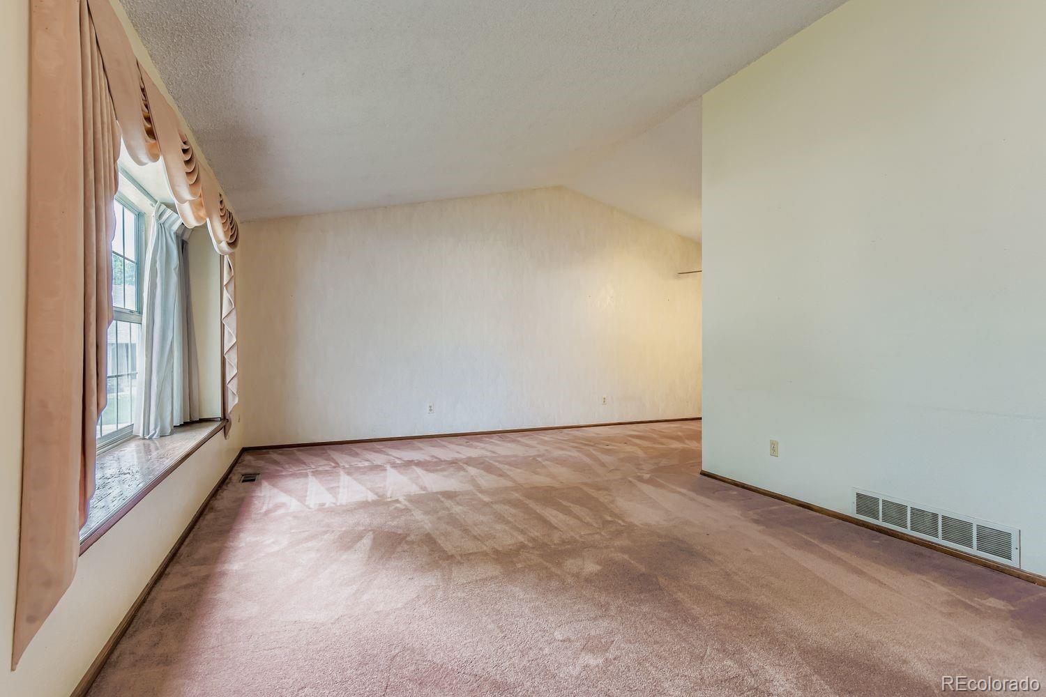 7628 S Pennsylvania Drive