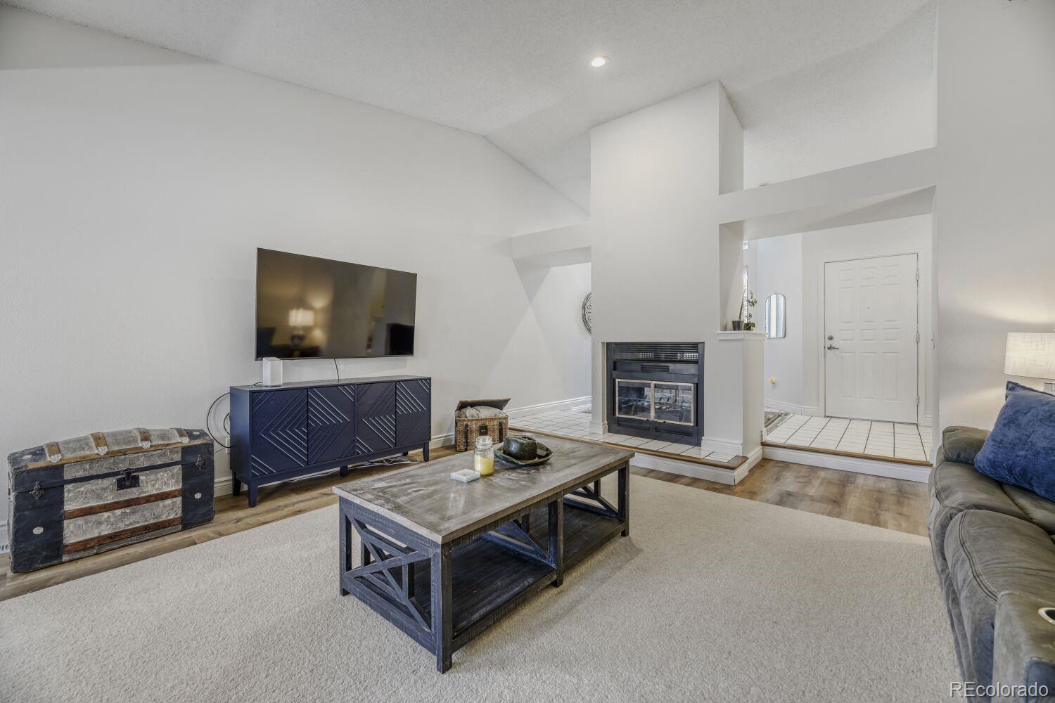 3871 E Euclid Avenue