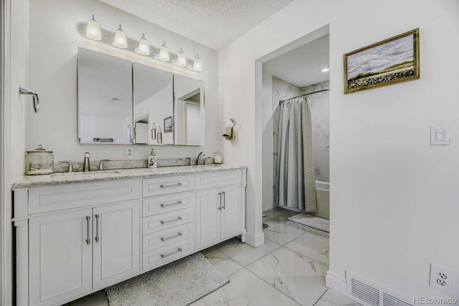 3871 E Euclid Avenue