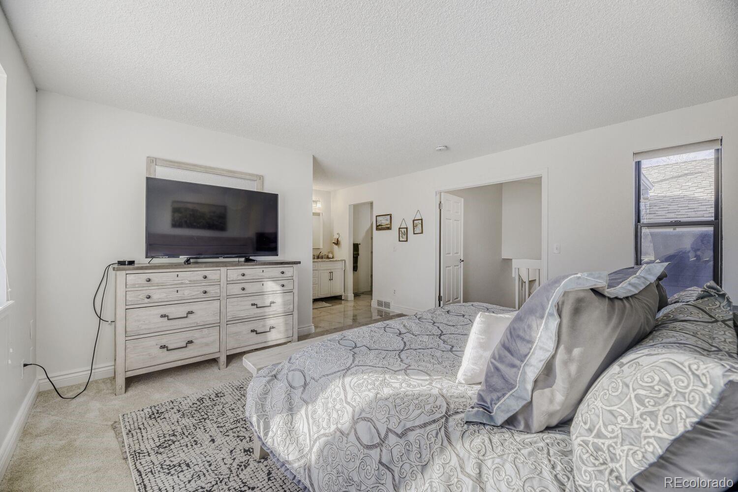 3871 E Euclid Avenue