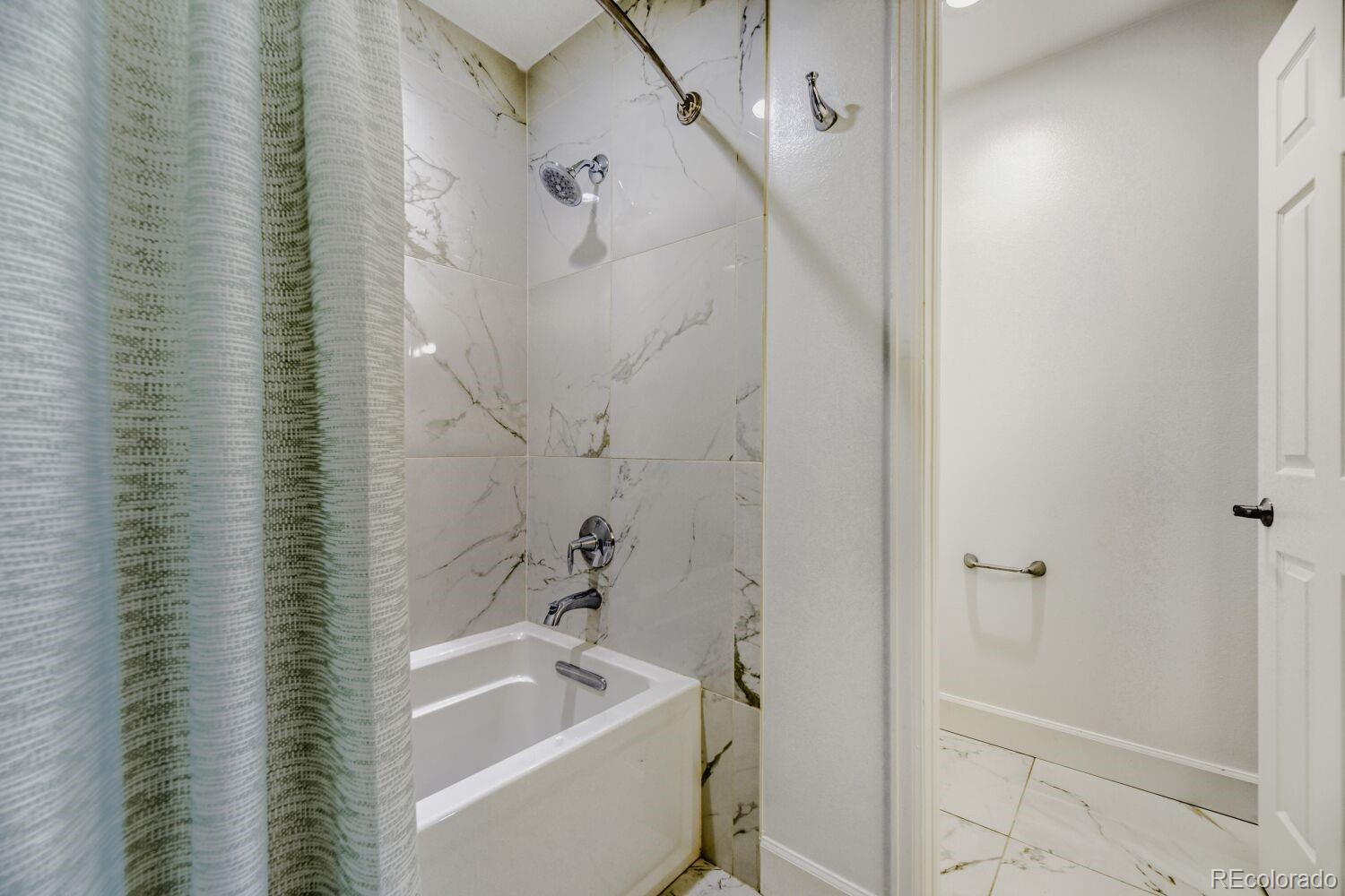 3871 E Euclid Avenue