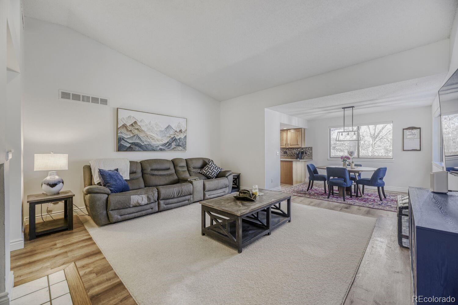 3871 E Euclid Avenue