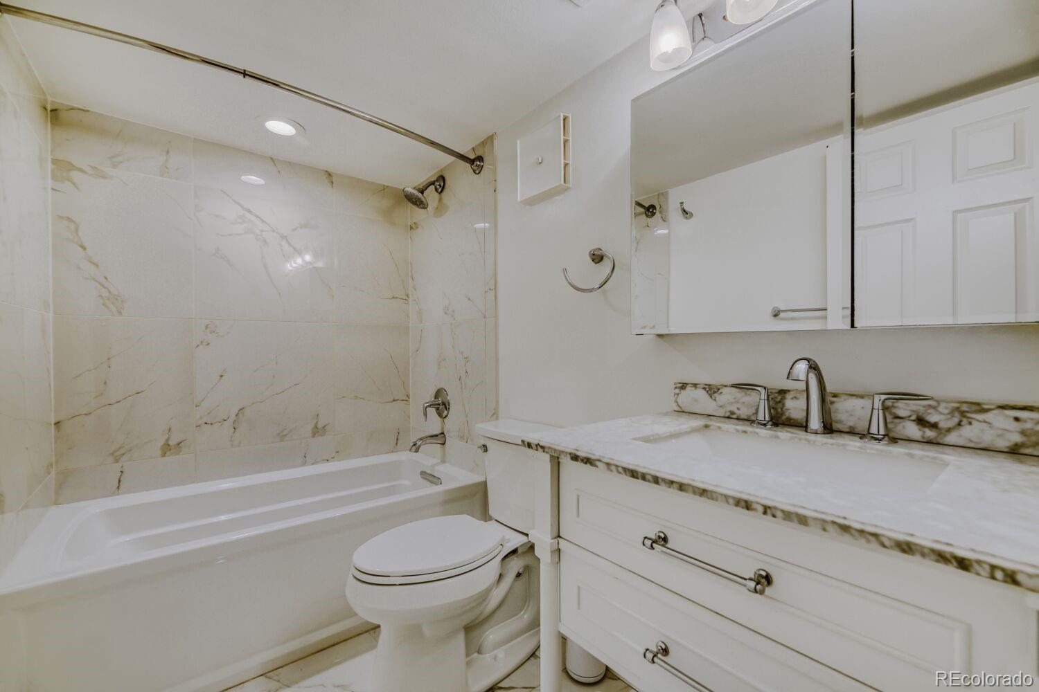 3871 E Euclid Avenue