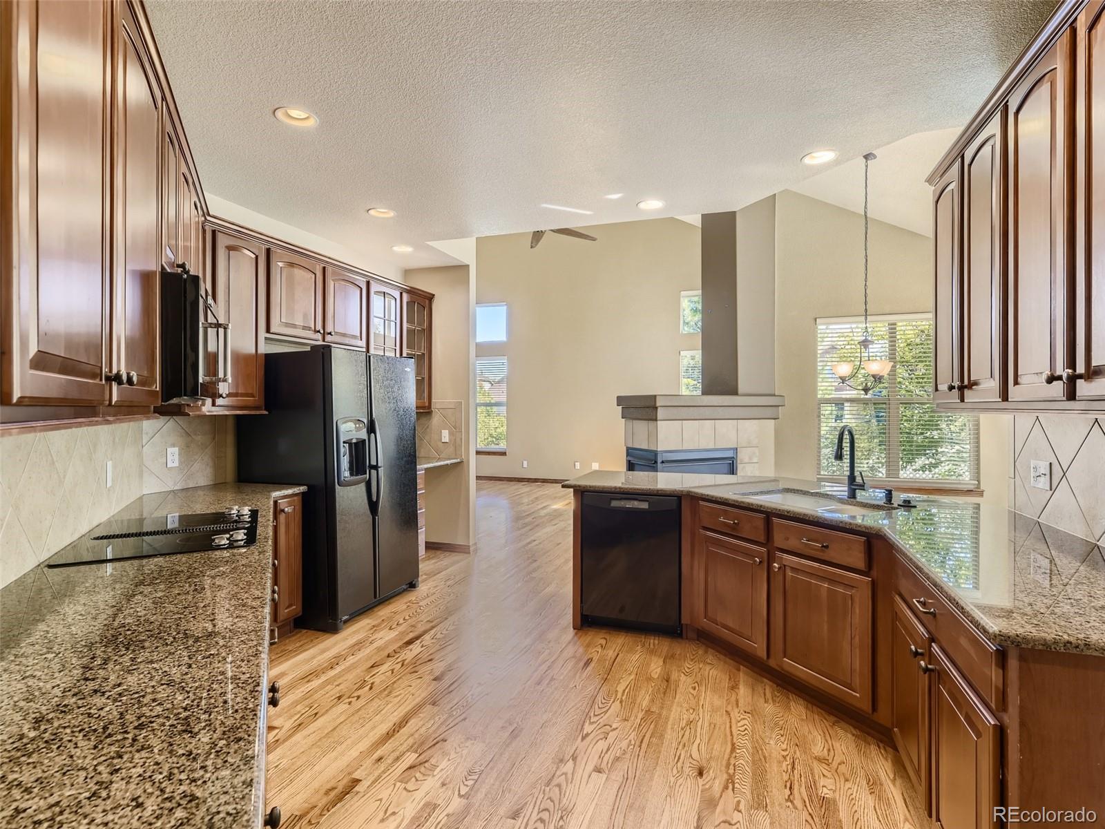 21886 E Tallkid Avenue