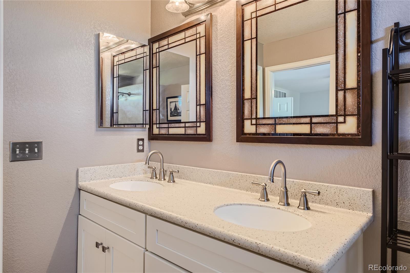 4945 Ashbrook Circle