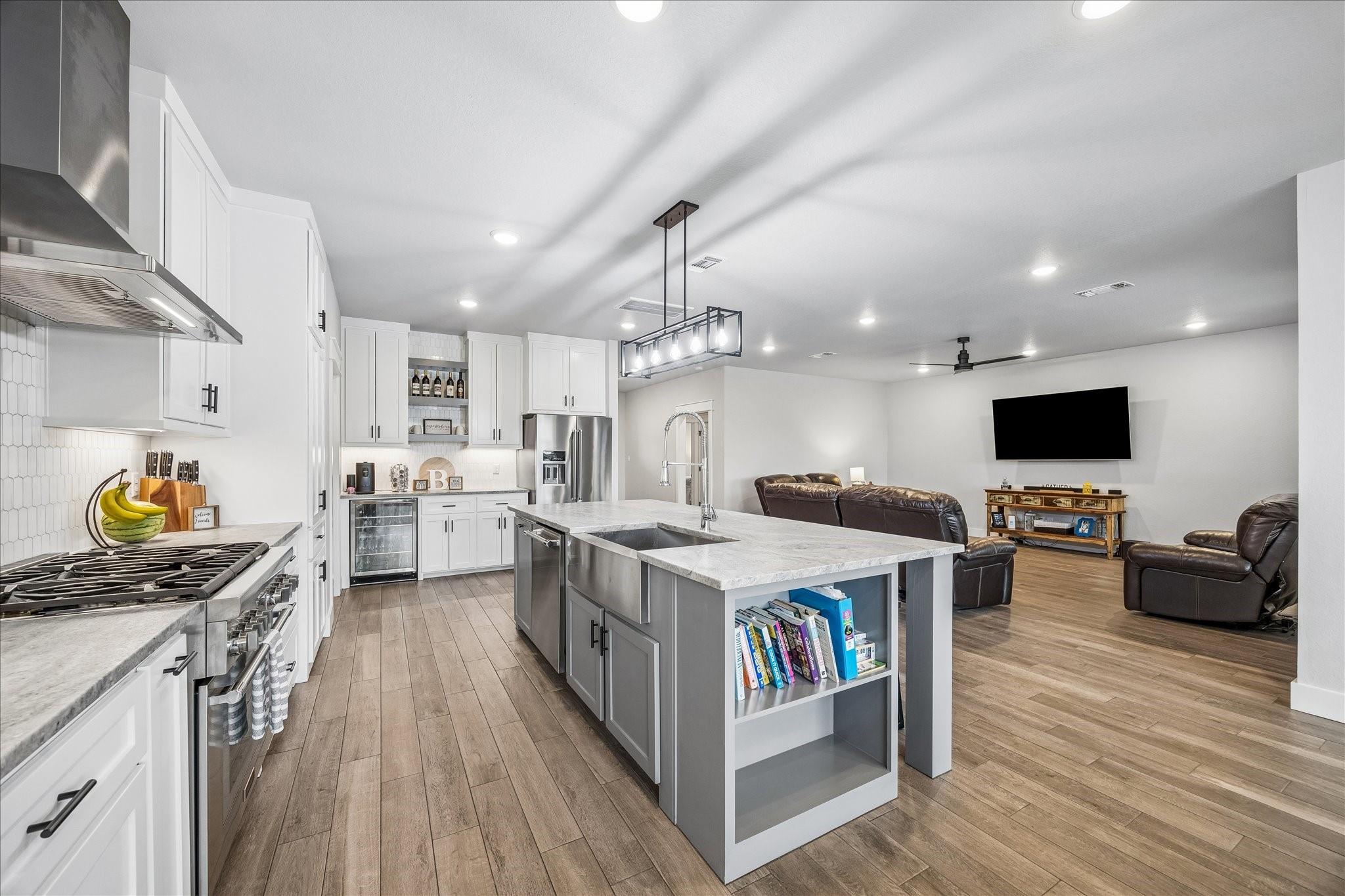 111 Creekside Lane