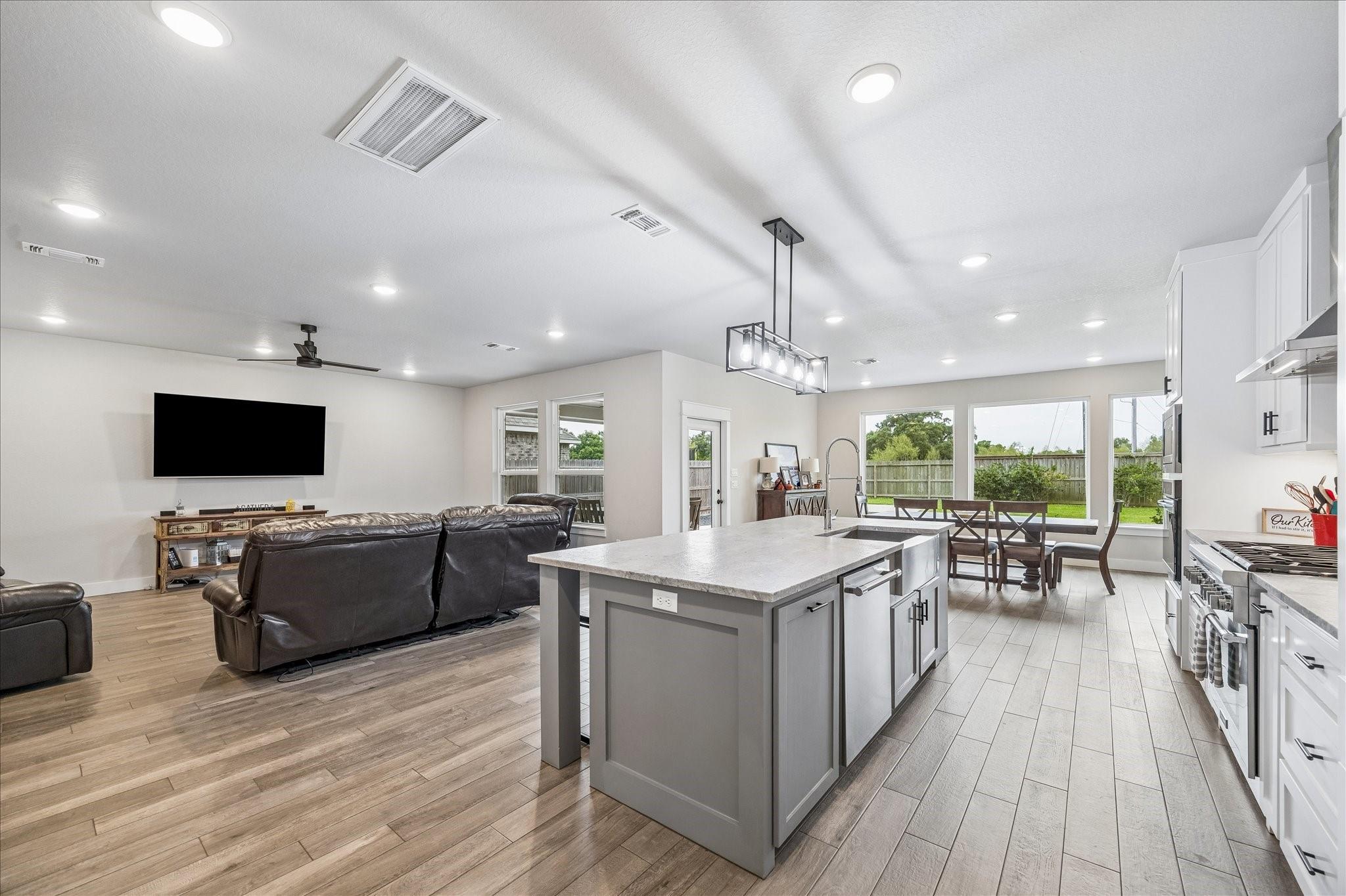 111 Creekside Lane