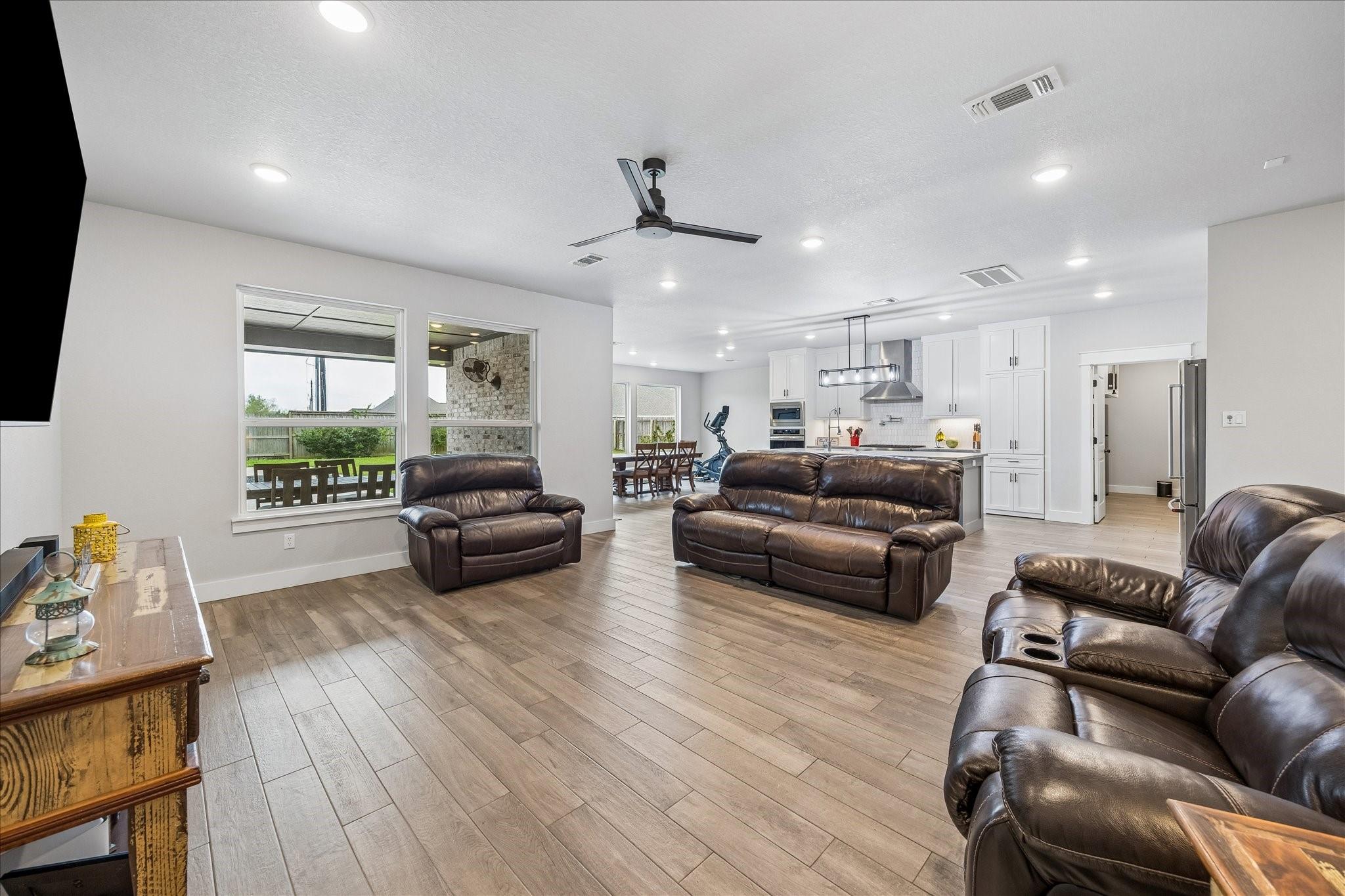 111 Creekside Lane