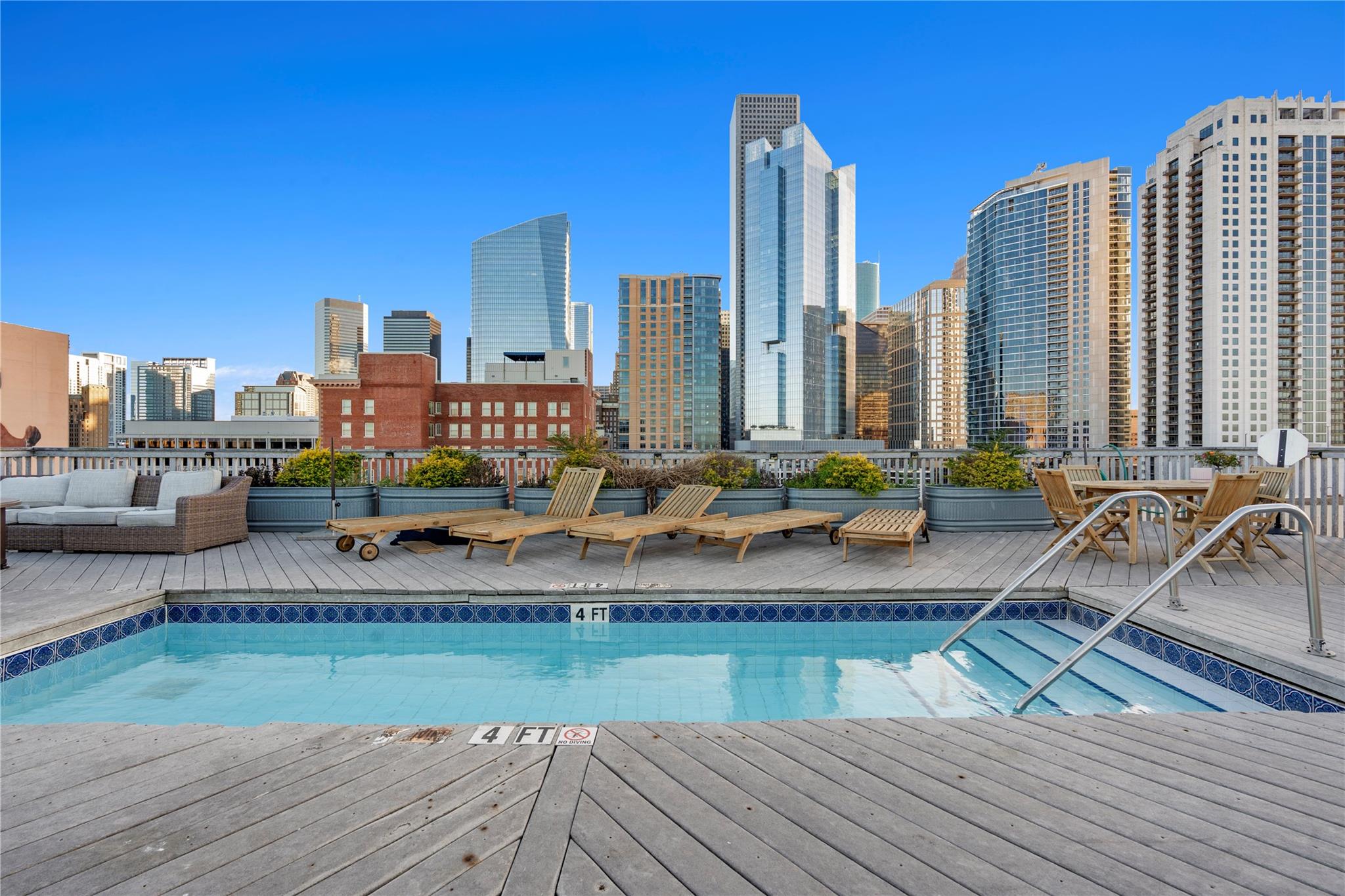 915 Franklin Street # 8J