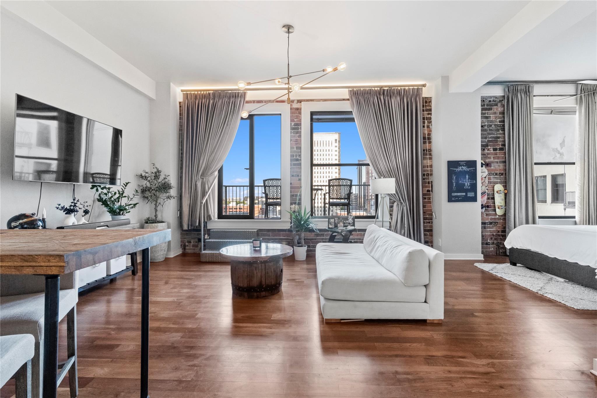 915 Franklin Street # 8J