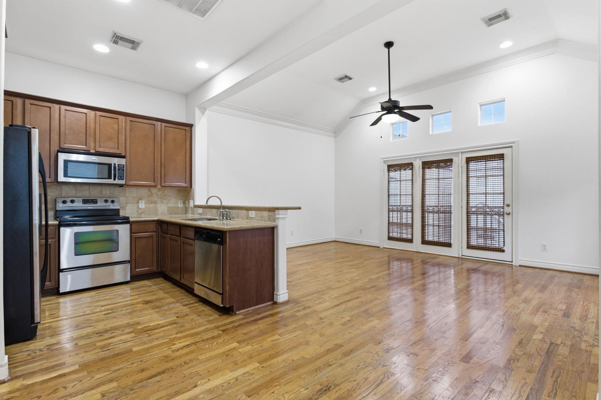 1303 Sherwood Point Lane