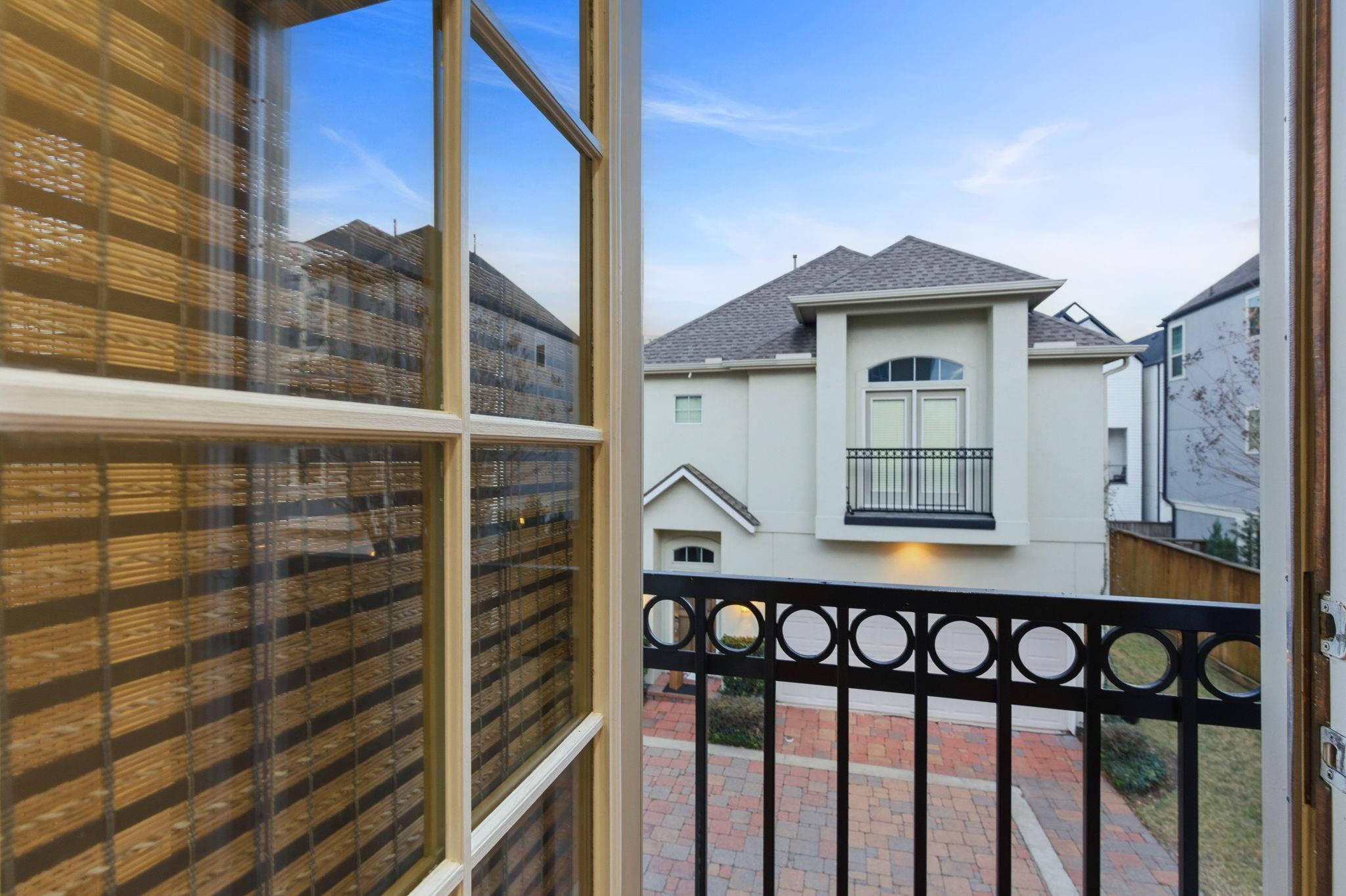 1303 Sherwood Point Lane