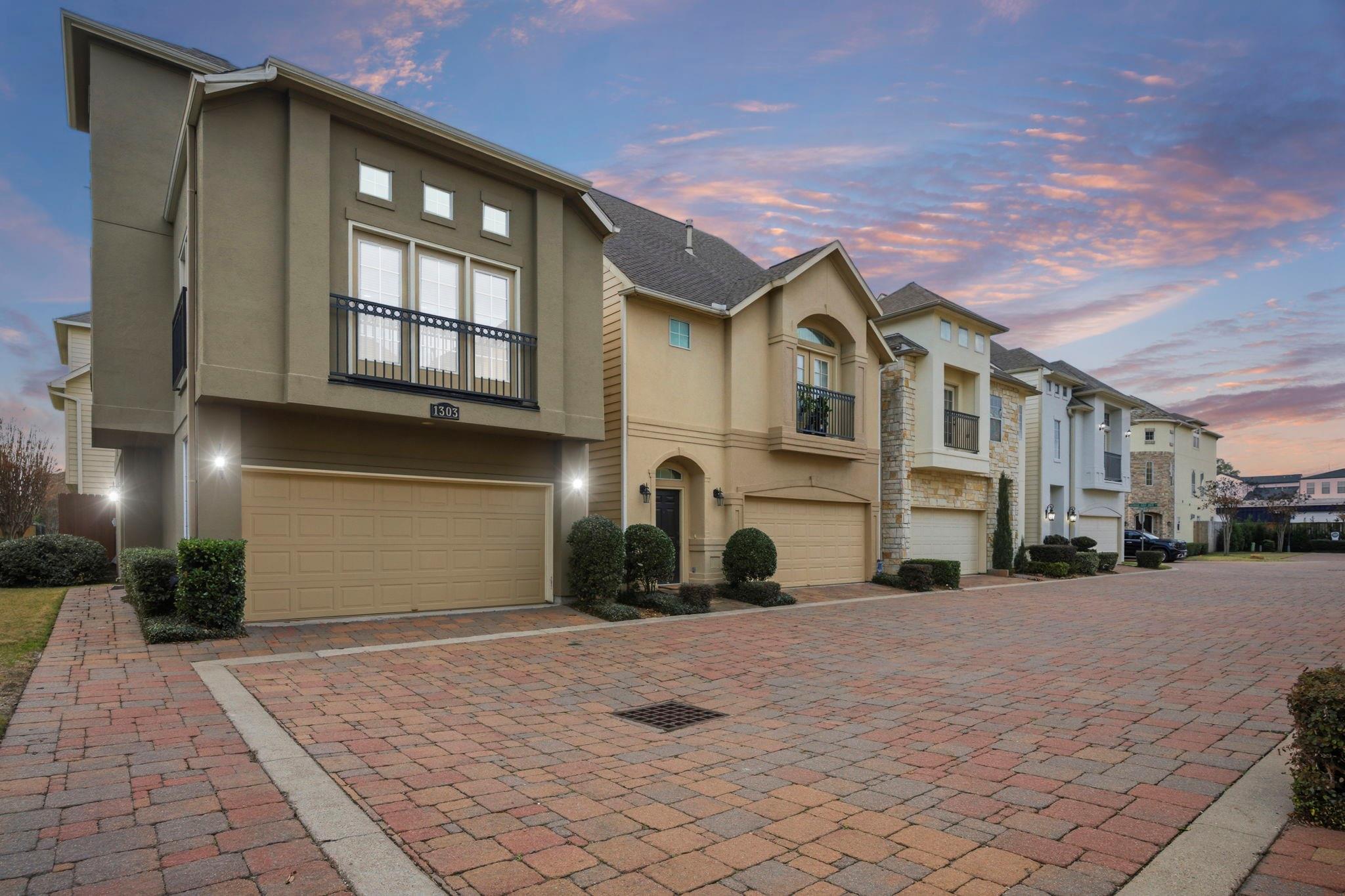 1303 Sherwood Point Lane