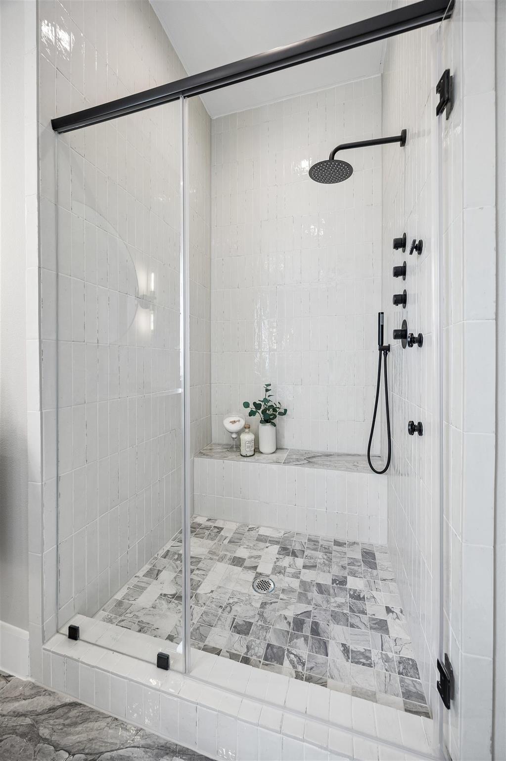 1181 W 19th Street