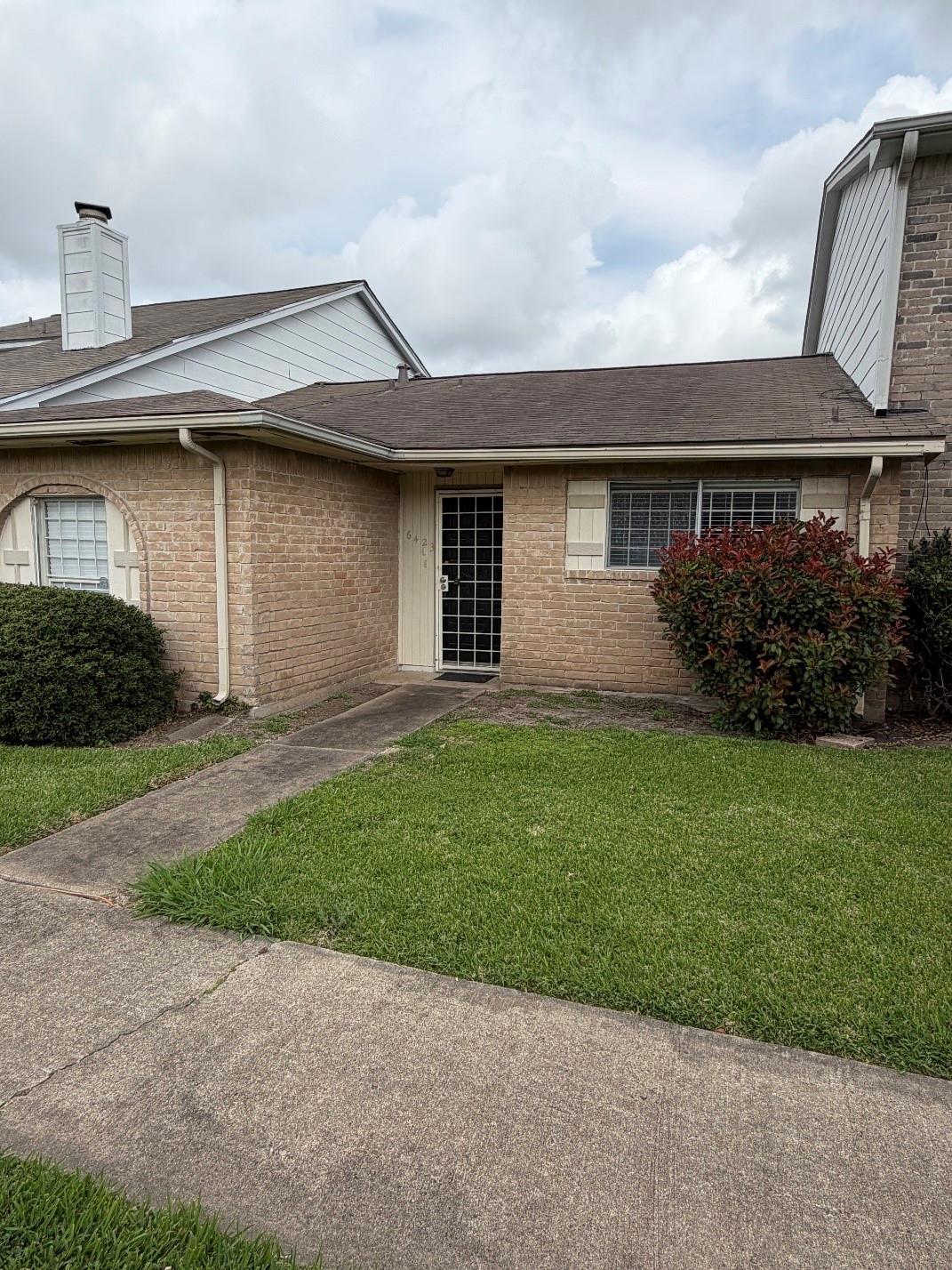 6423 S Briar Bayou Drive