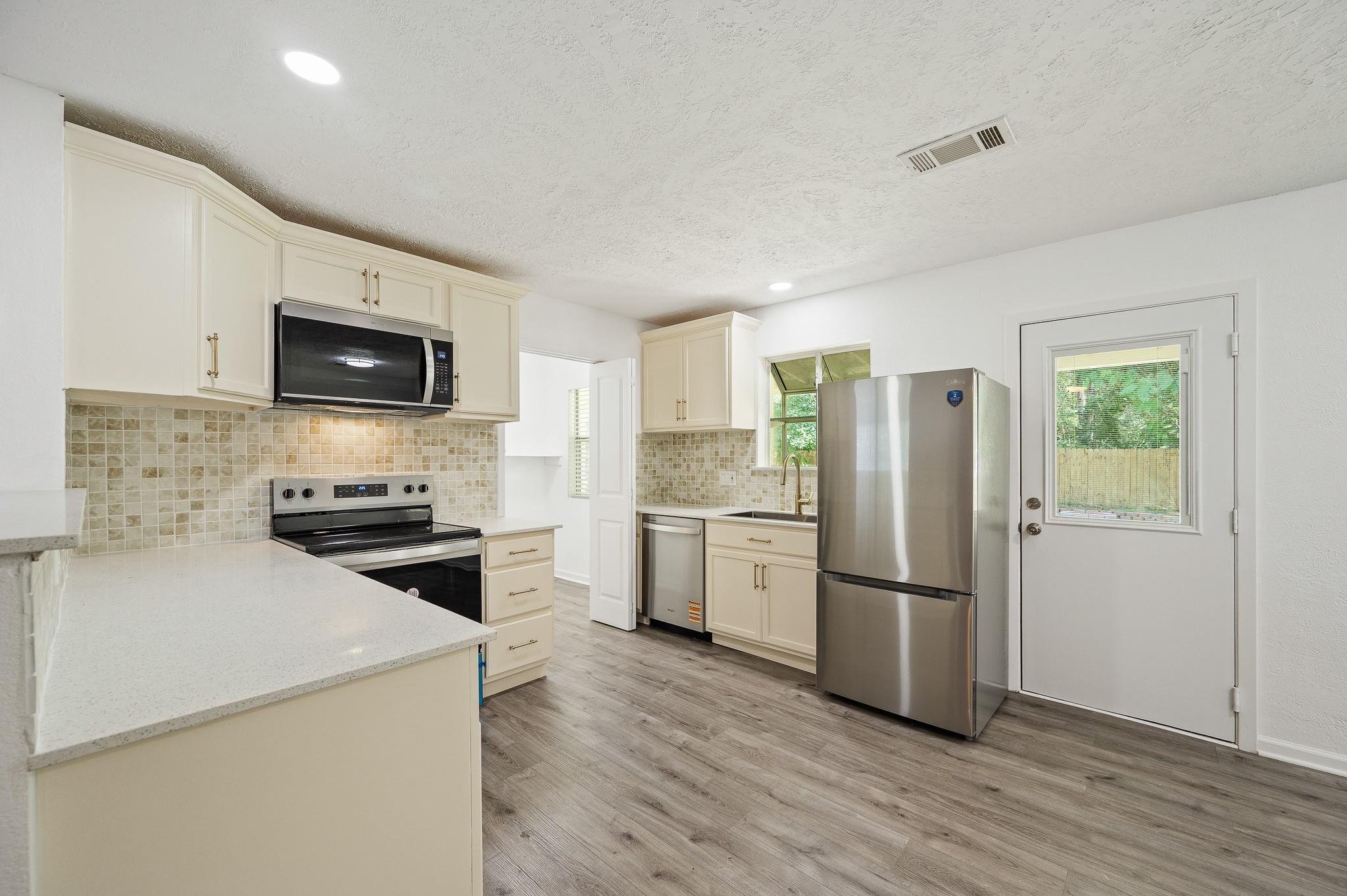 61 Hicks Loop W