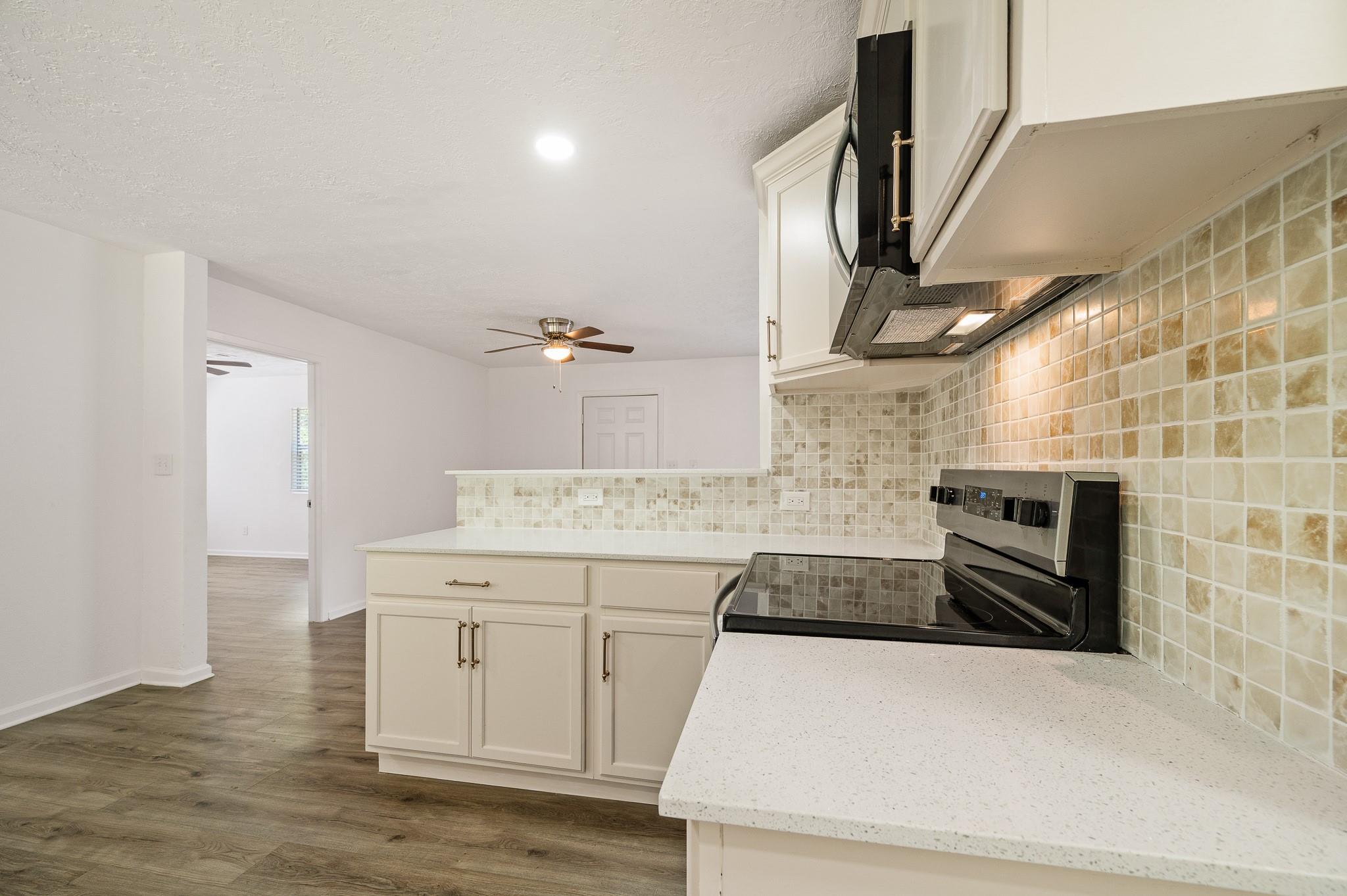 61 Hicks Loop W