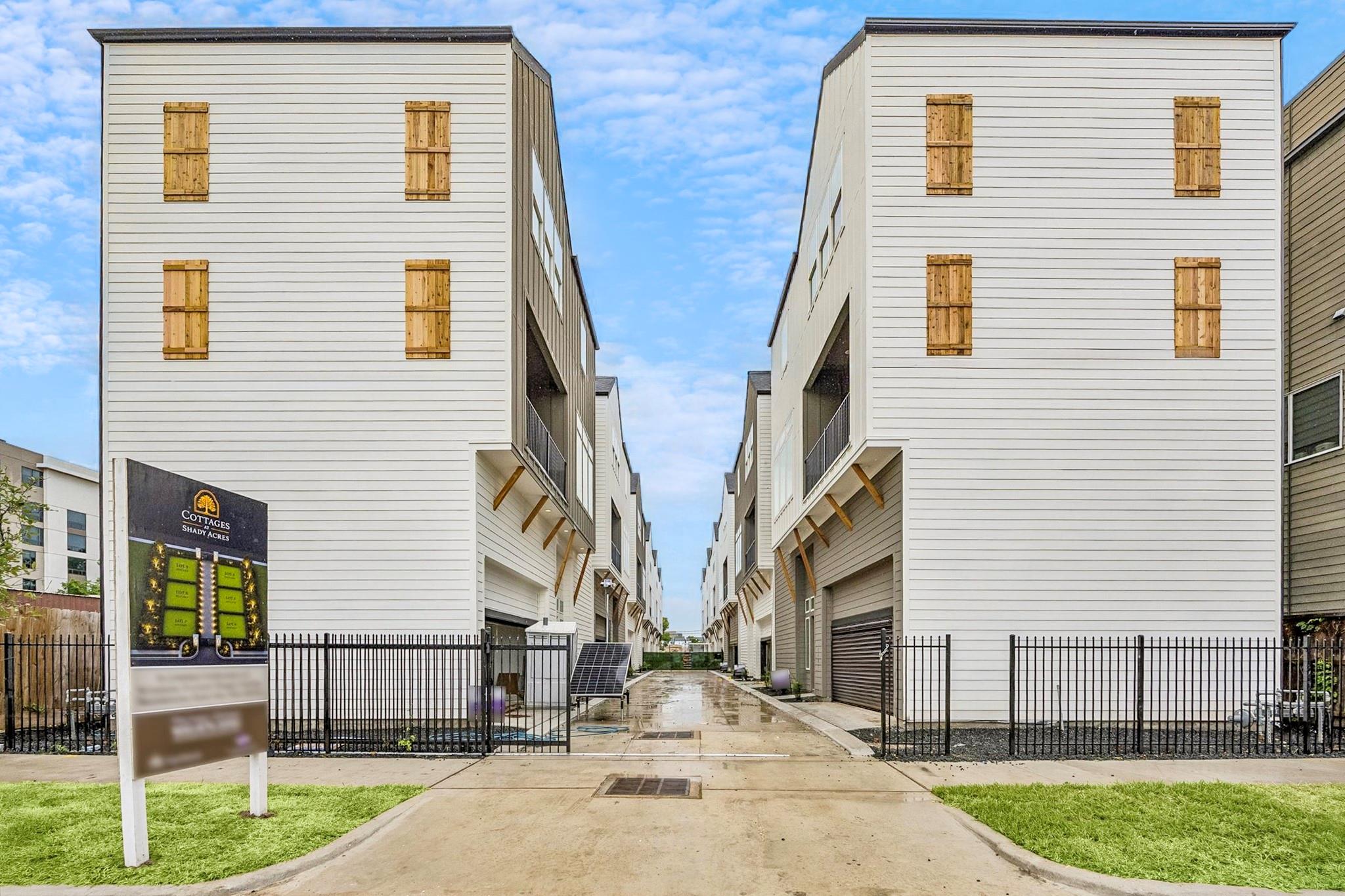 1189 W 19th Street