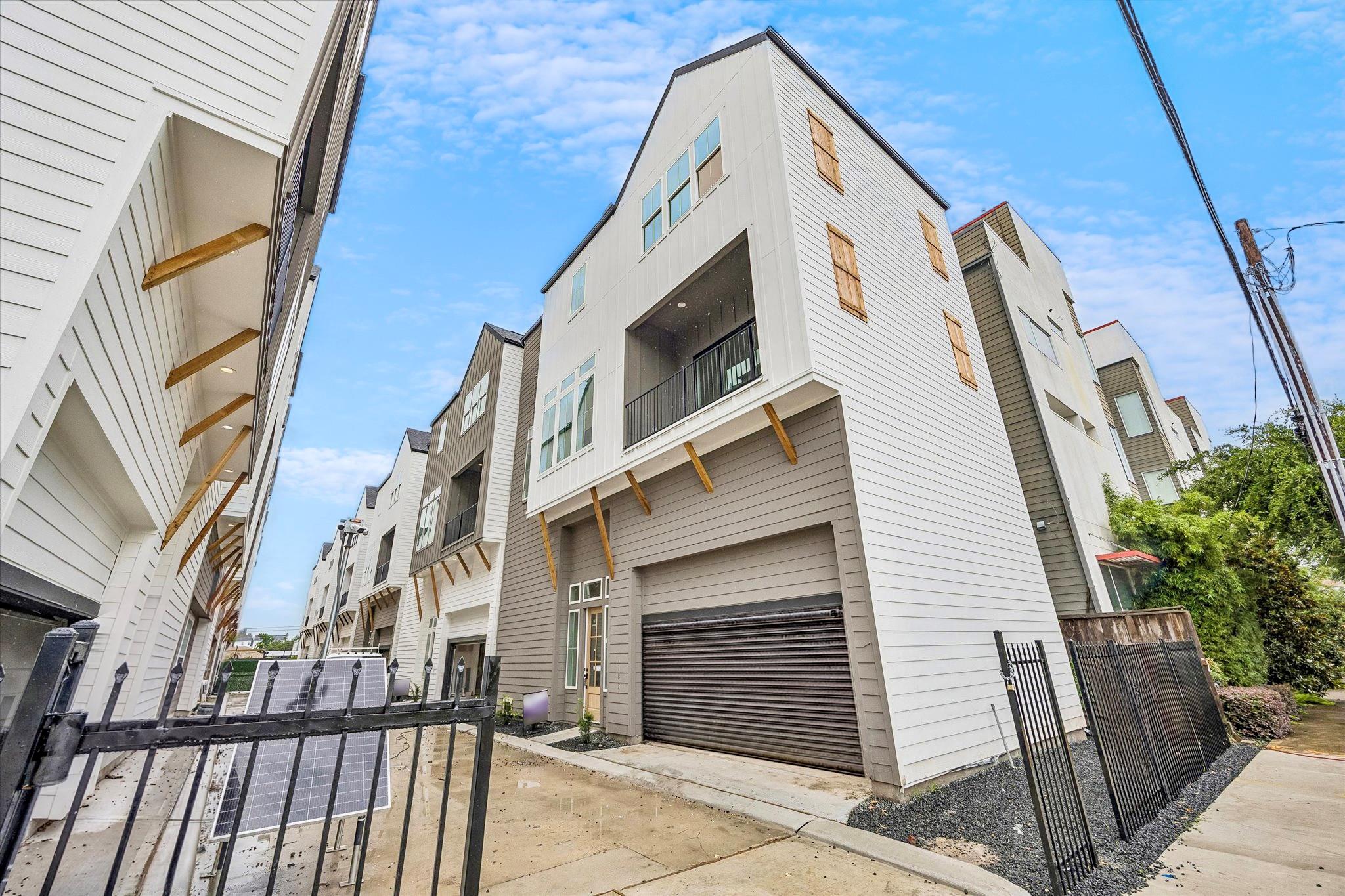 1189 W 19th Street
