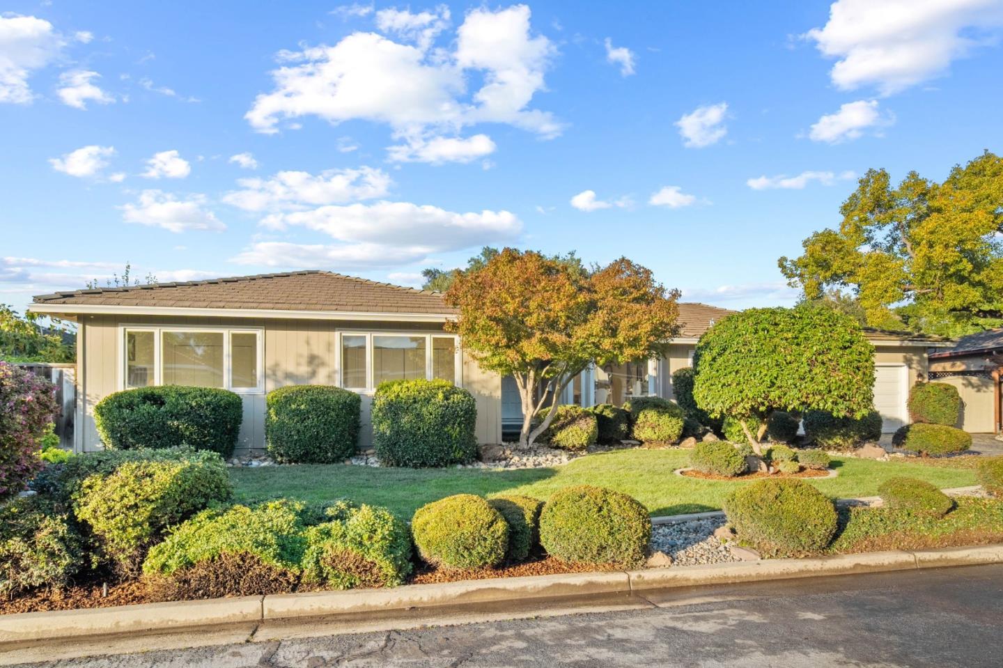 2619 Lindentree Lane