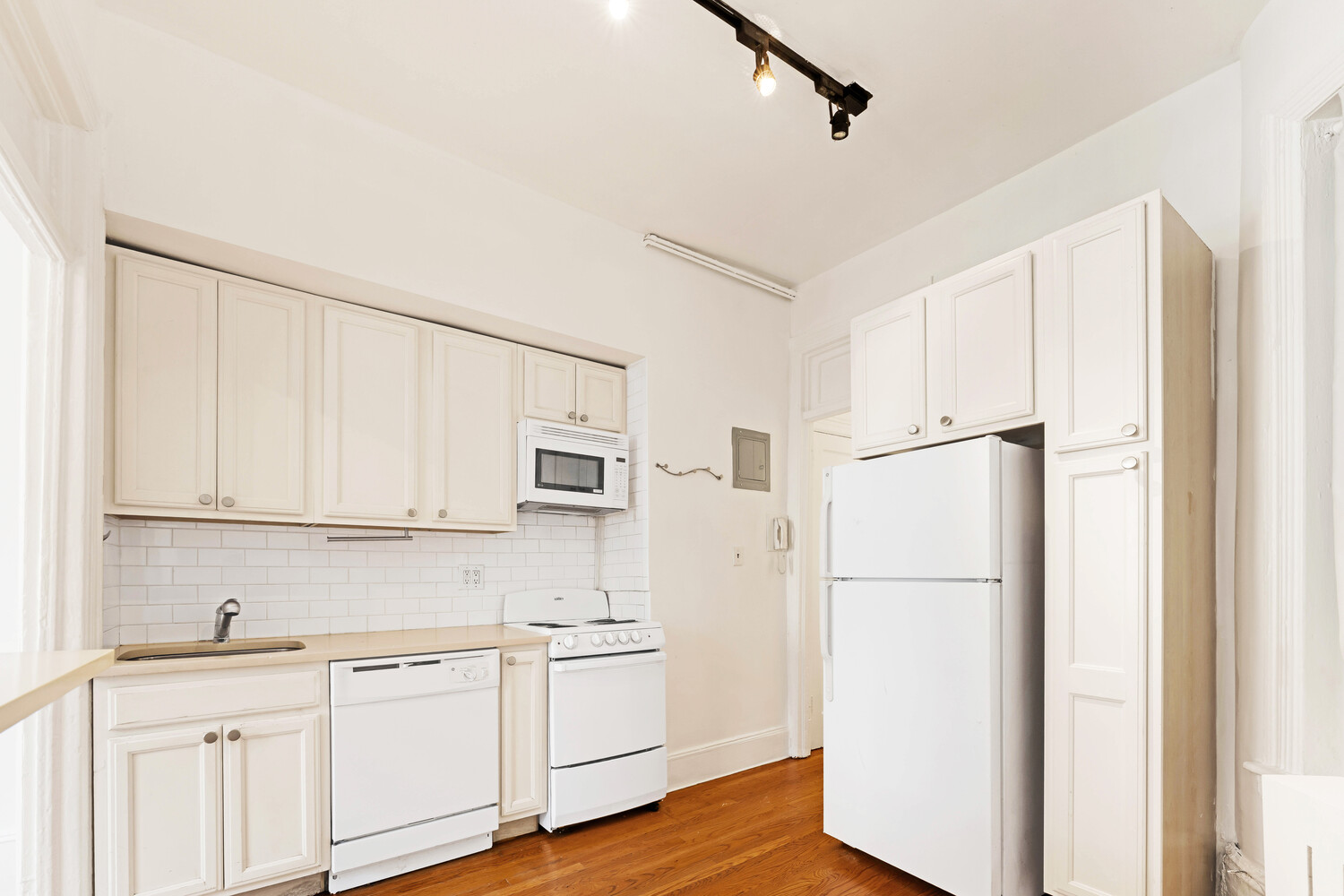 192 BLEECKER Street 14