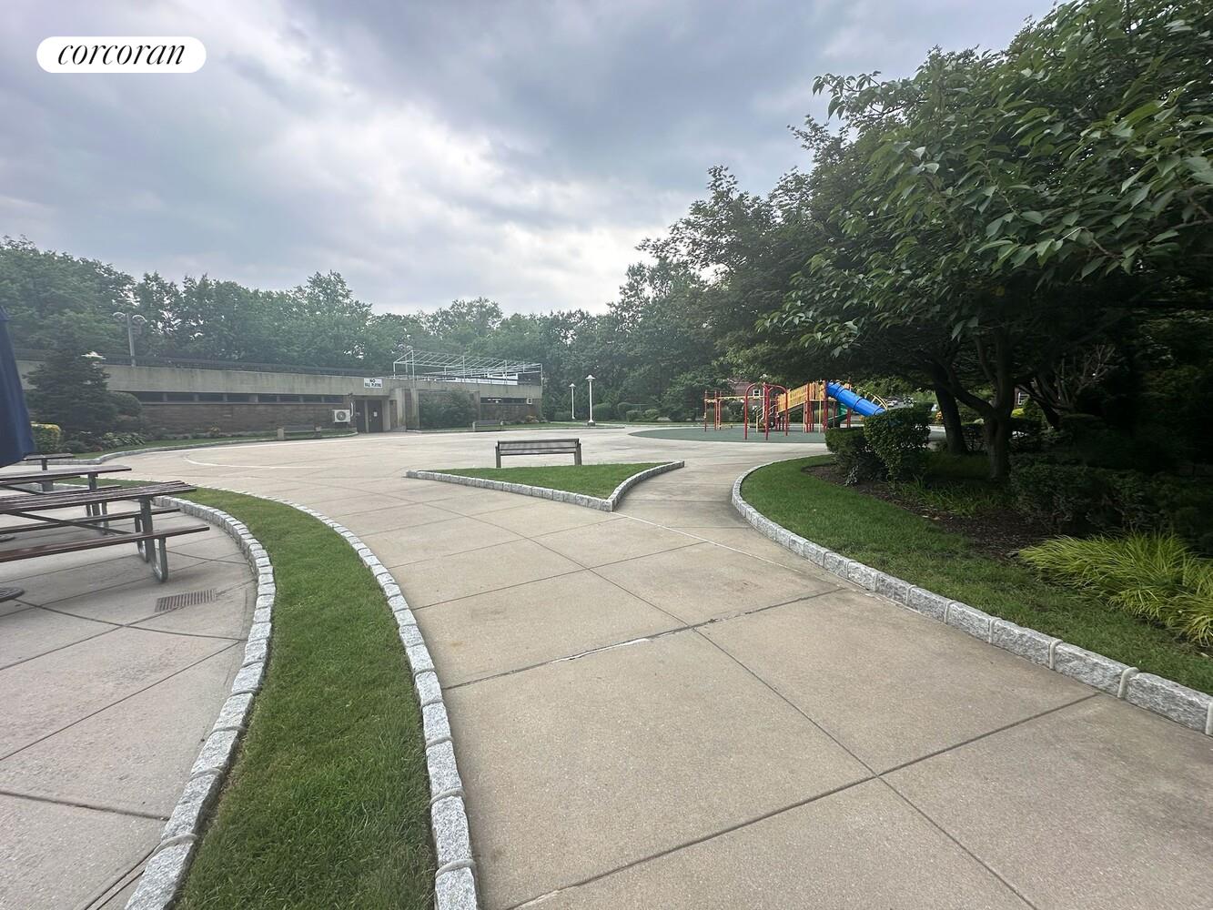 150-38 UNION Turnpike 1N