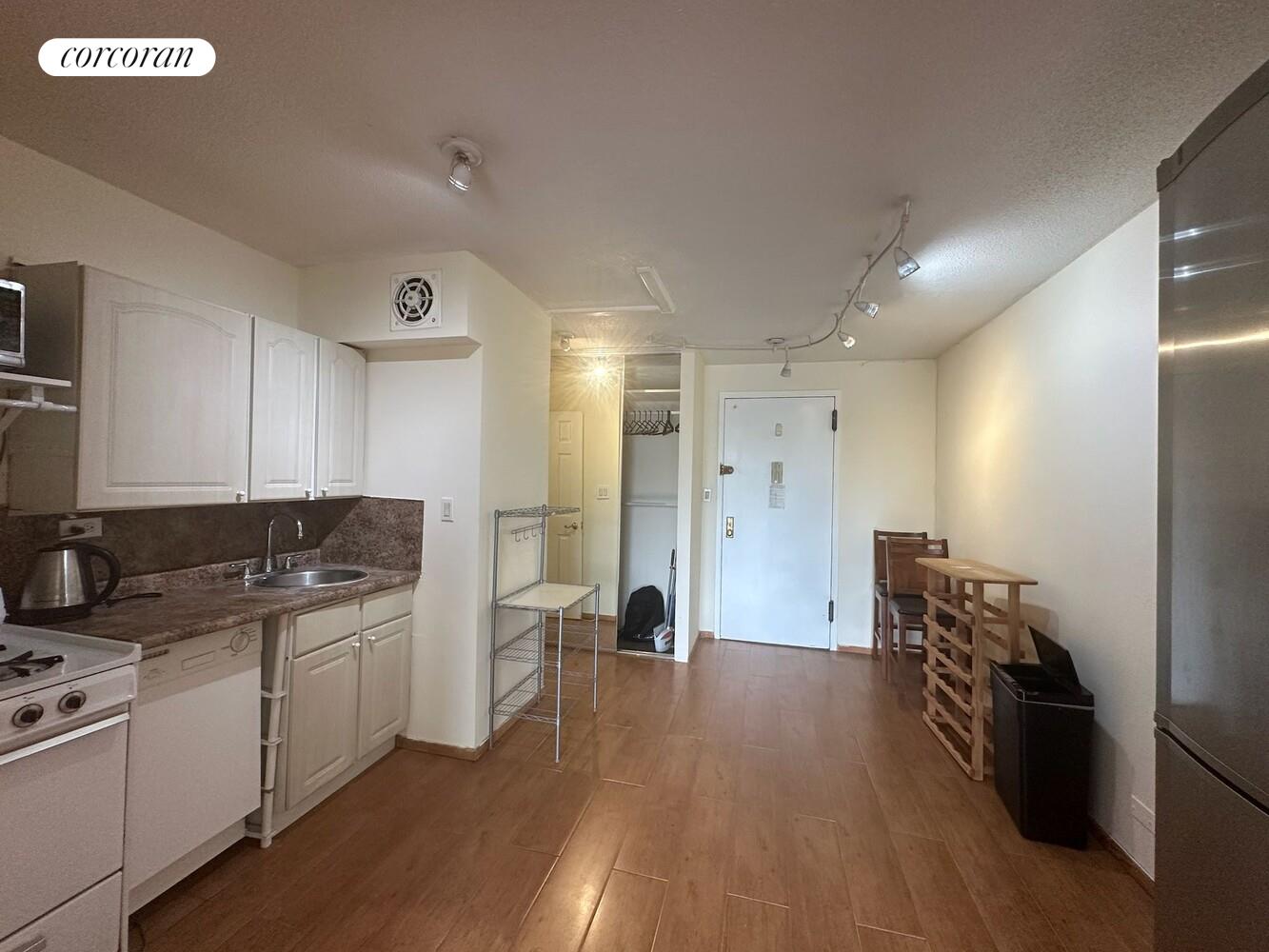 150-38 UNION Turnpike 1N