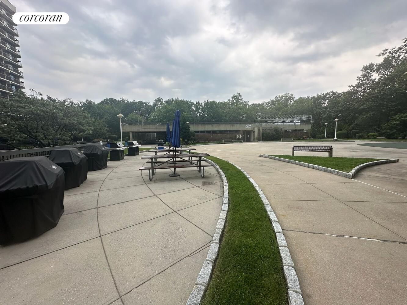 150-38 UNION Turnpike 1N