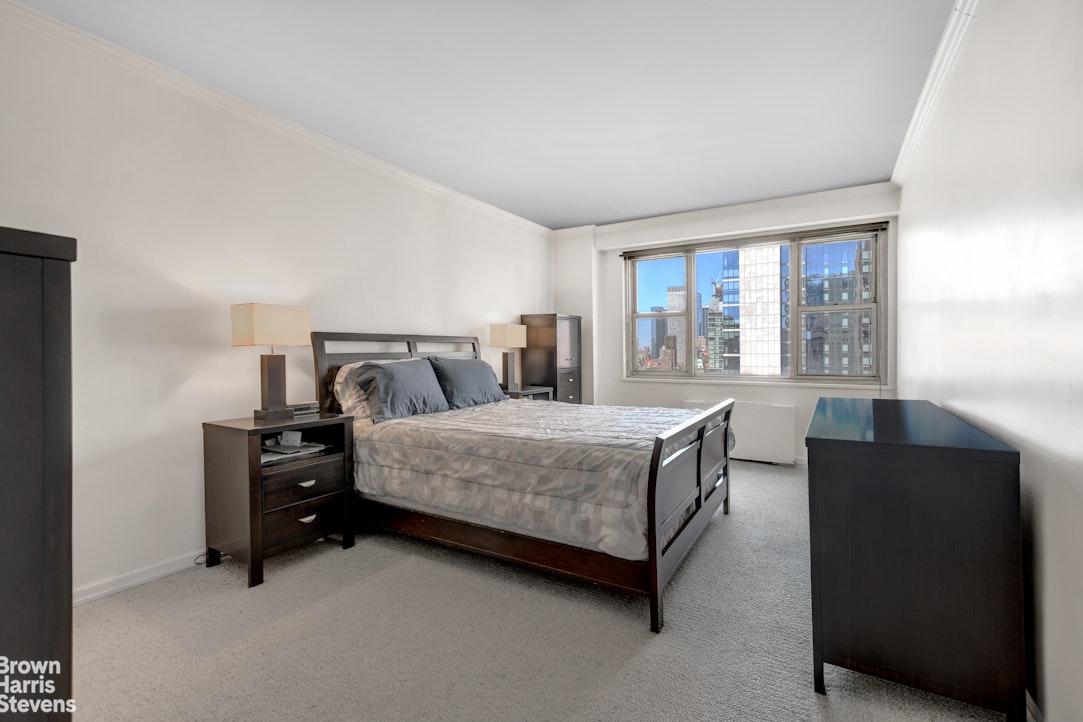 300 E 40TH Street 31S