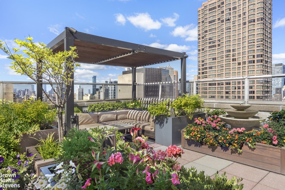 300 E 40TH Street 31S