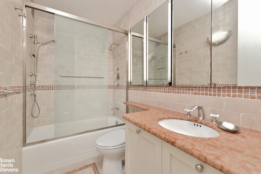 300 E 40TH Street 31S