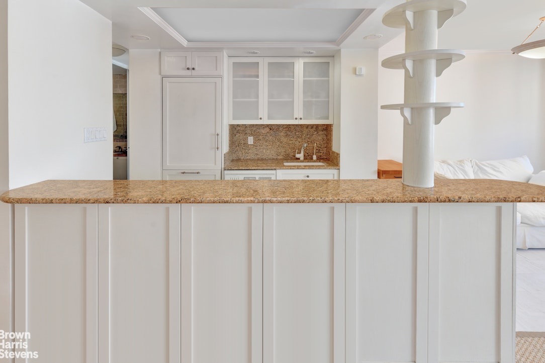 300 E 40TH Street 31S