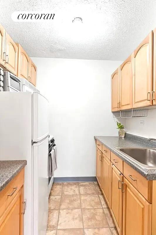 415 E 85TH Street 8G