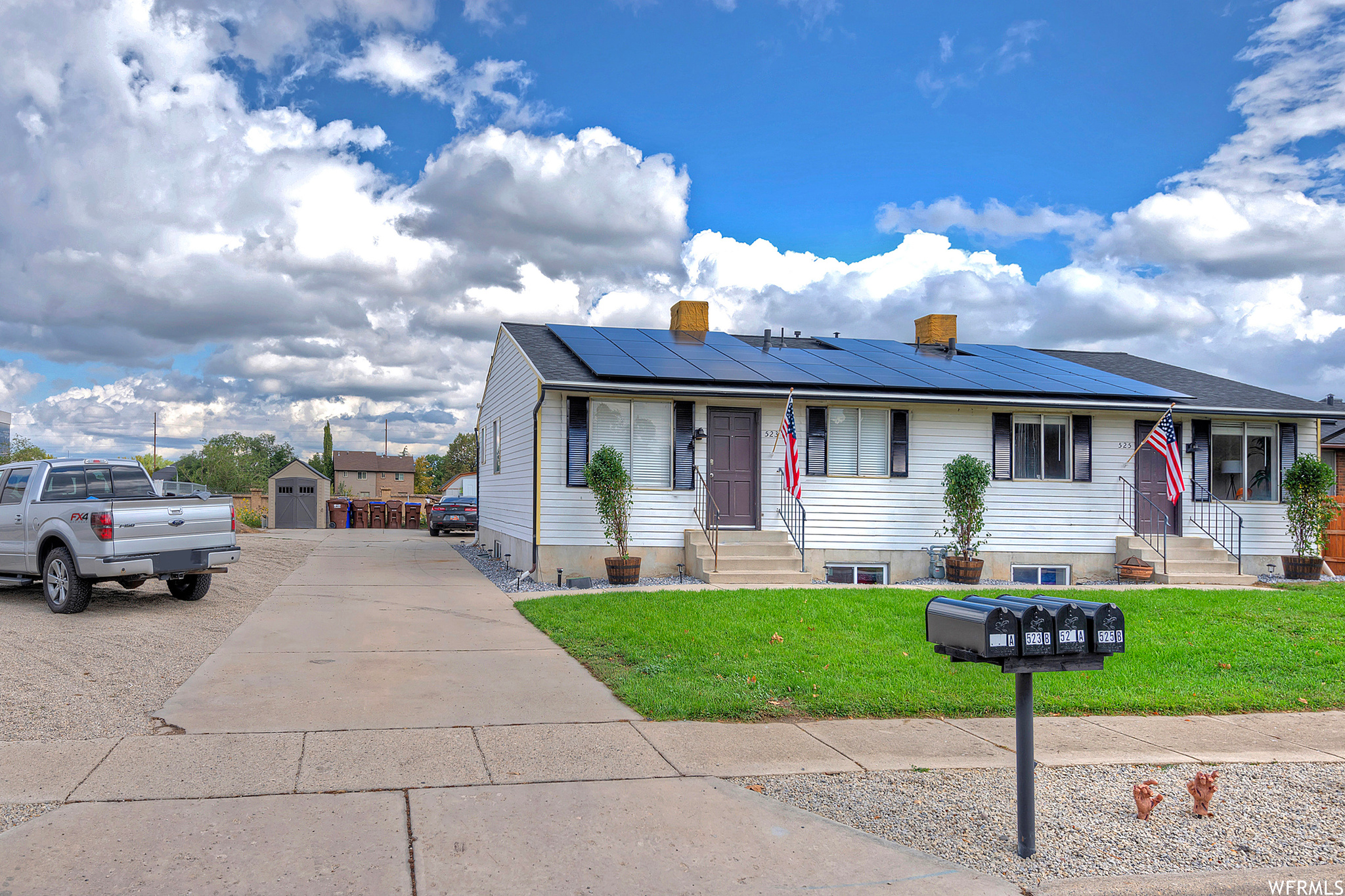 523 E ACOMA RD